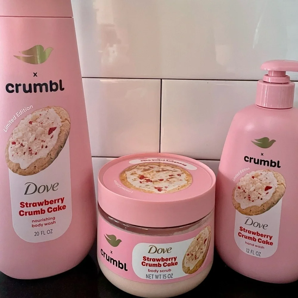 New! Bundle of 3 Dove x Crumbl Strawberry Crumb Cake Set wash soap scrub